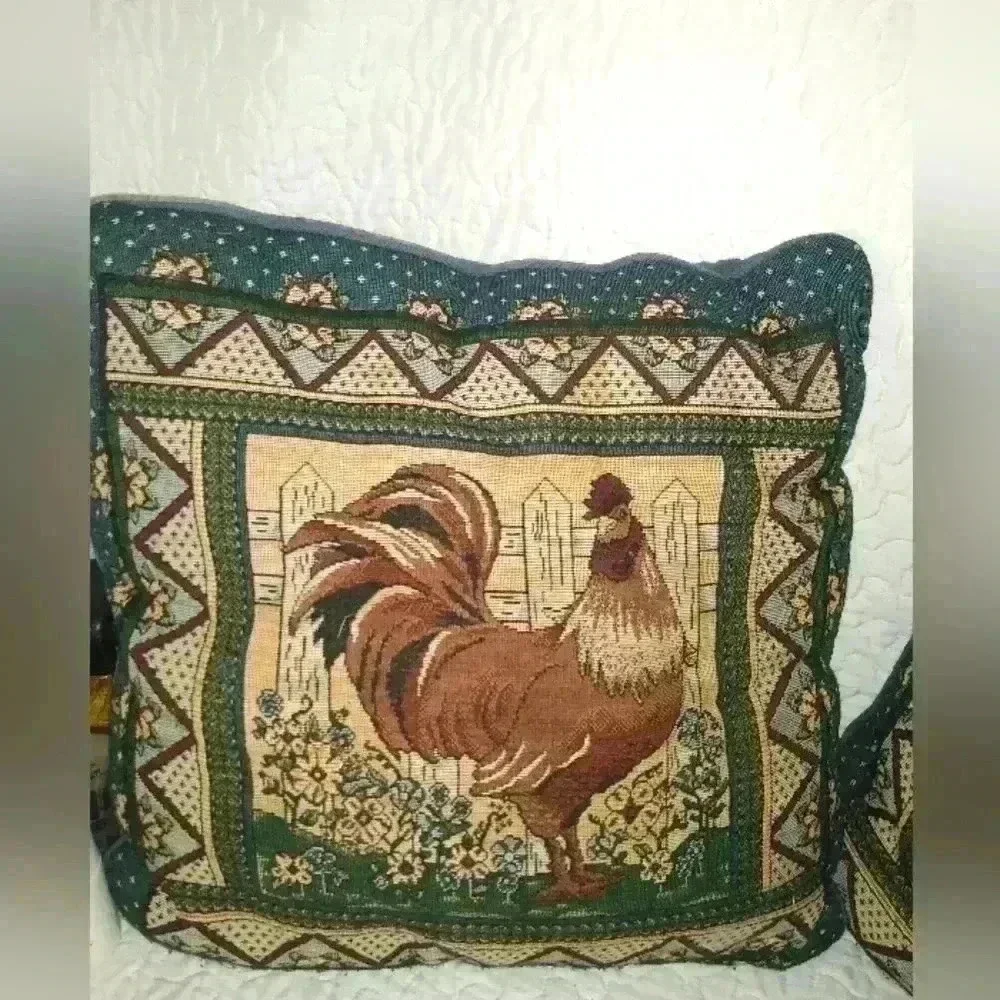 VTG FRENCH COUNTRY FARMHOUSE ROOSTERS DECORATIVE THROW PILLOWS TWO